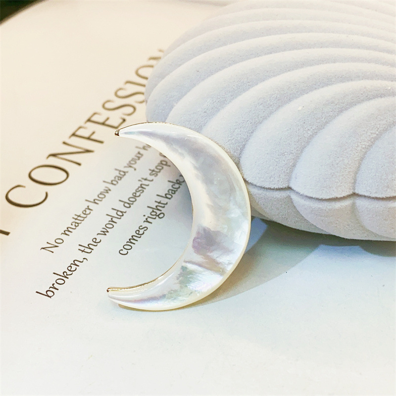 Moon high-end brooch, women's collar, chest flower, pin buckle, retro accessory