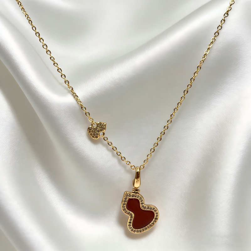 Red Agate Gourd Pendant Necklace