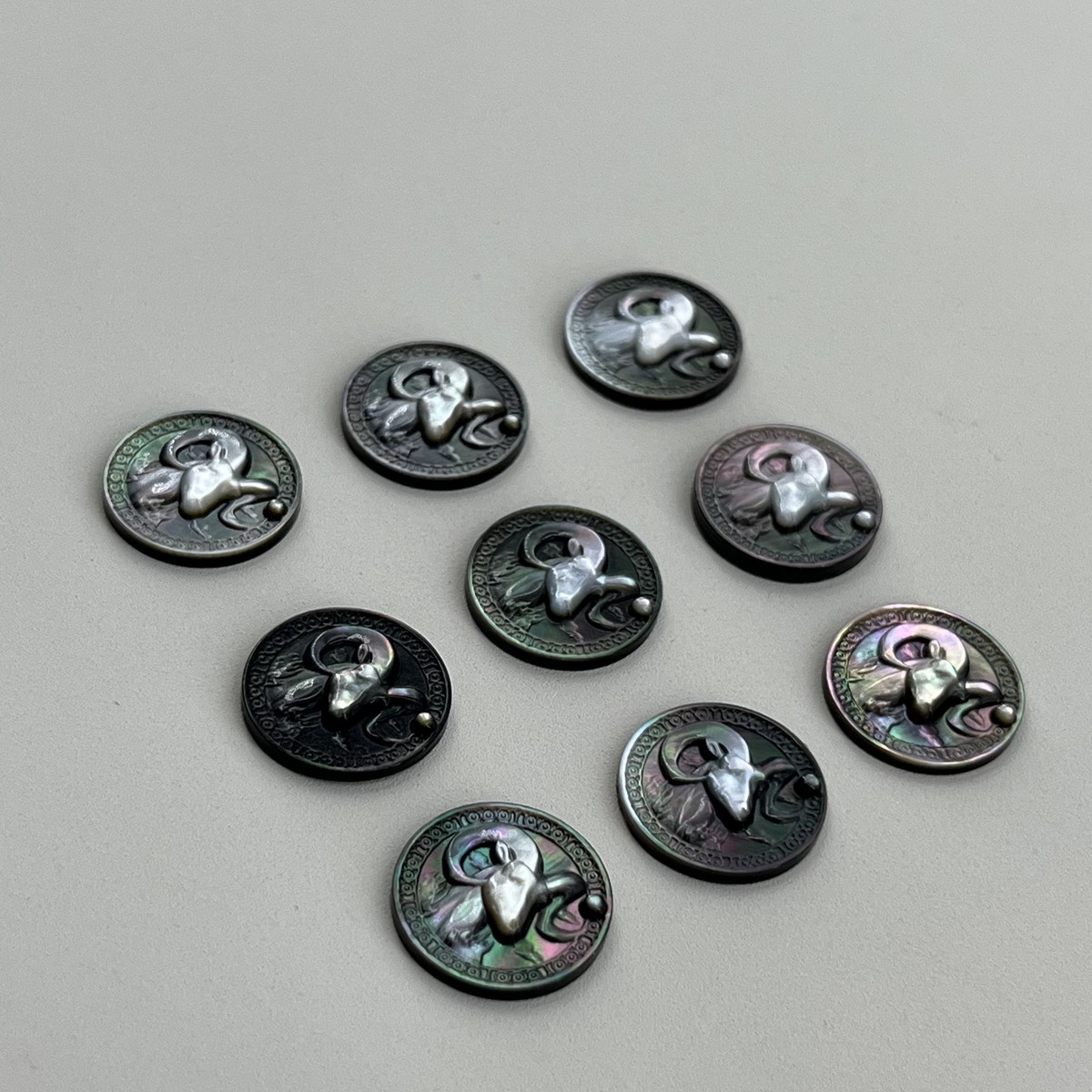 Black Shell Carving of the Twelve Constellations Aries